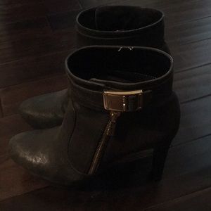 Vince Camuto platform bootie size 8 1/2